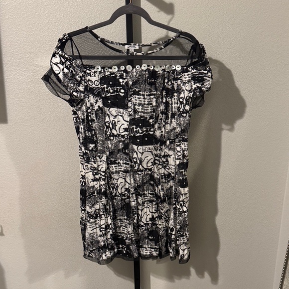 Stylish Black and White Women's Tunic - Picture 1 of 6